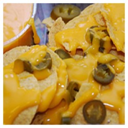 Nachos con Queso y Salsa